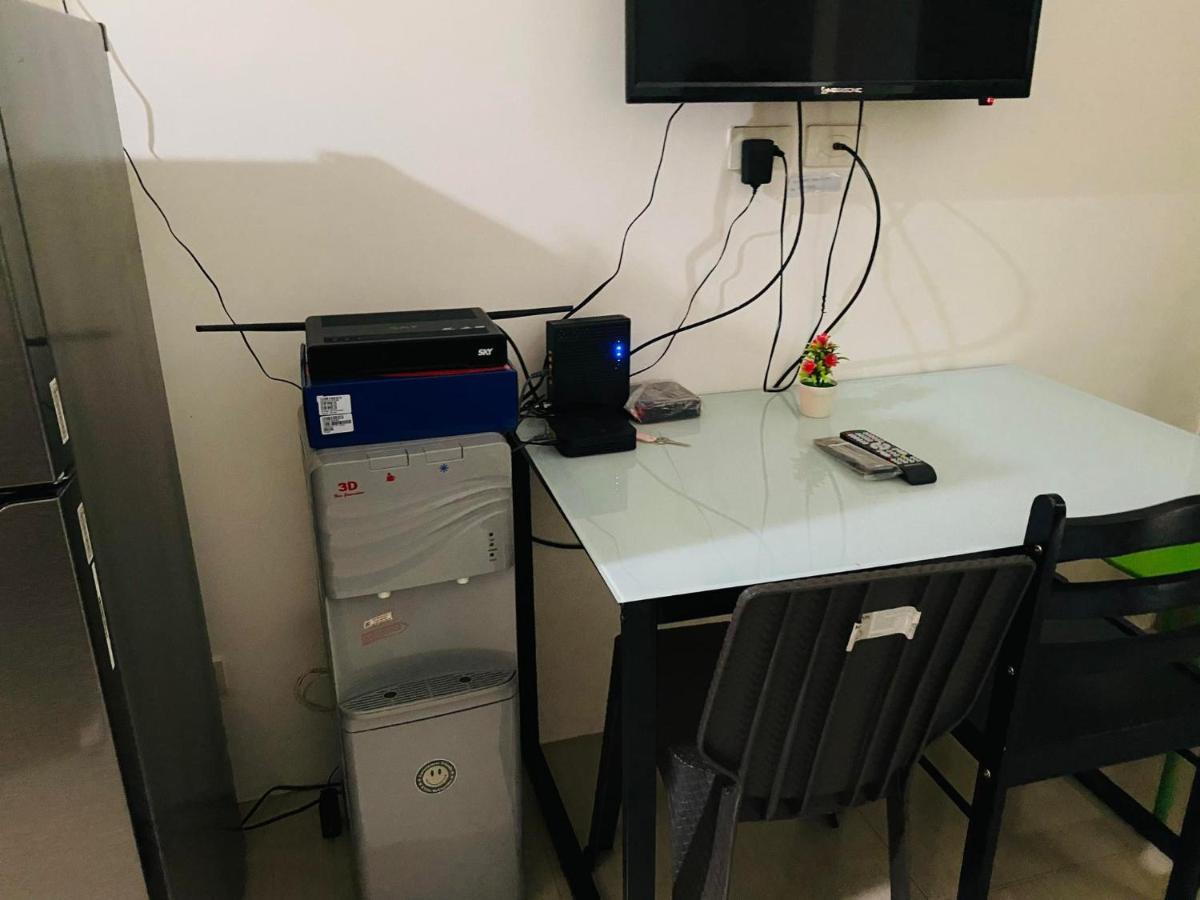 Shore Residence D7 Near Mall Of Asia & Airport 마닐라 외부 사진