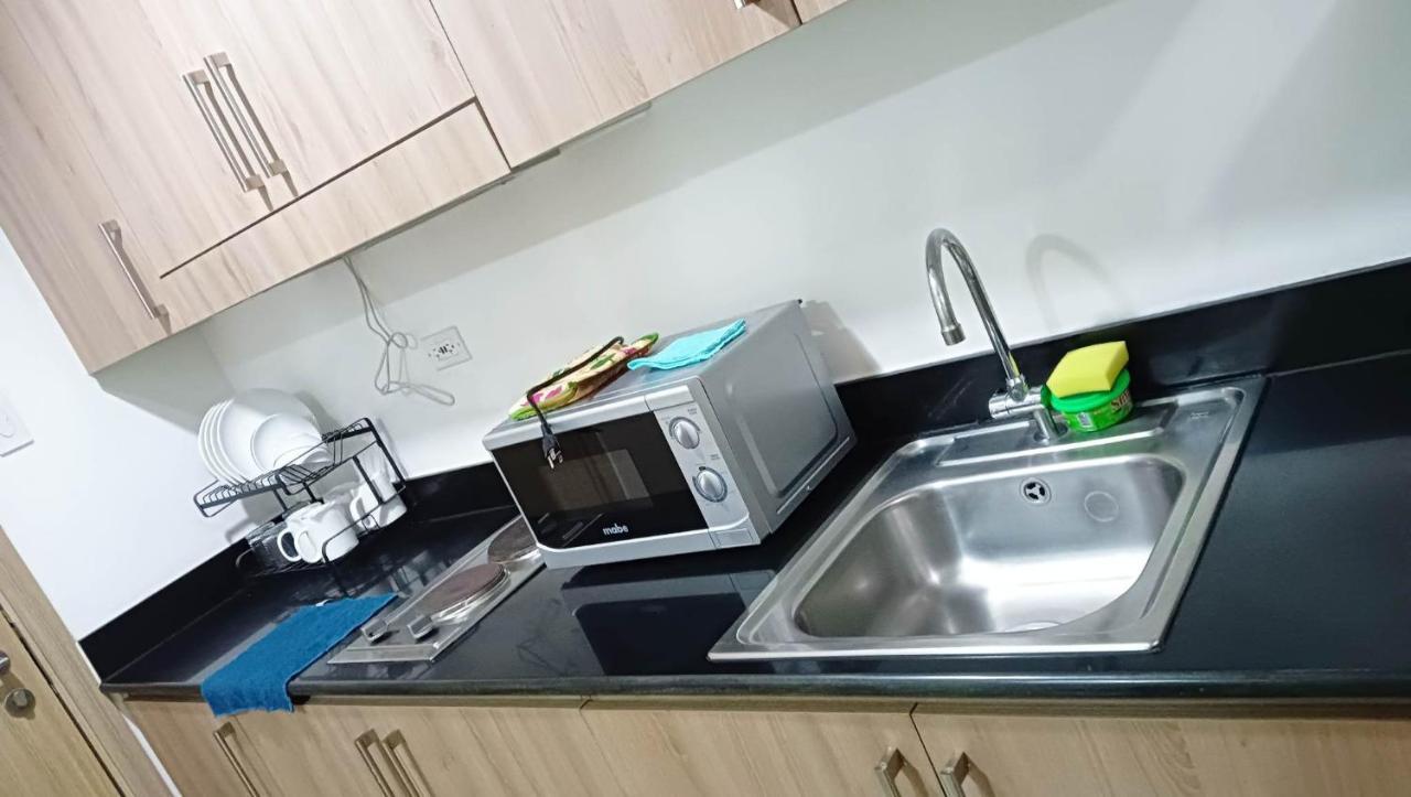 Shore Residence D7 Near Mall Of Asia & Airport 마닐라 외부 사진